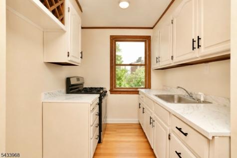 15 N Carpenter Ter Unit 1r Belleville NJ 07109