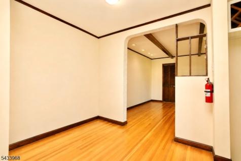 15 N Carpenter Ter Unit 1r Belleville NJ 07109
