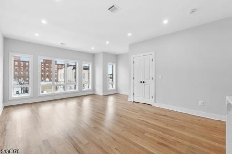 441 John Street East Newark NJ 07029