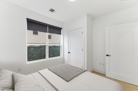 649 38TH Street Union NJ 07087