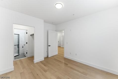 649 38TH Street Union NJ 07087
