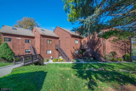2 Falkenstein Drive Vernon NJ 07462