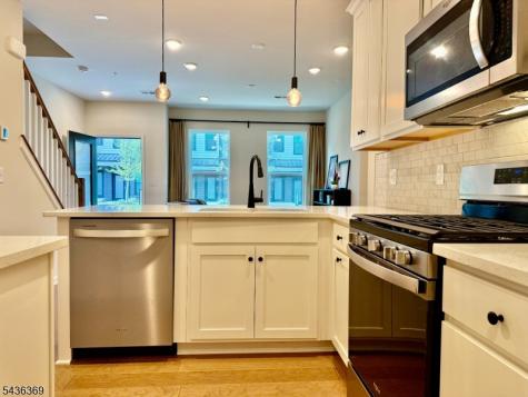 614 Sadie Circle New Brunswick NJ 08901