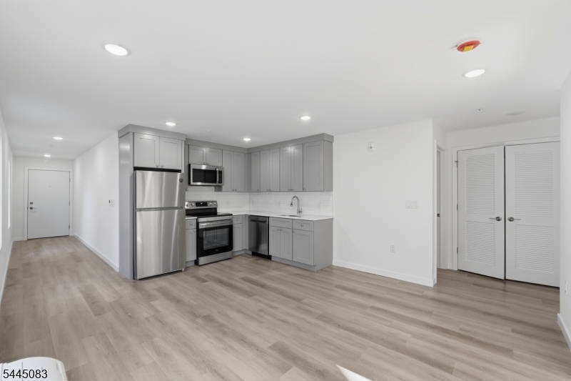 566 Springfield Avenue Newark NJ 07103