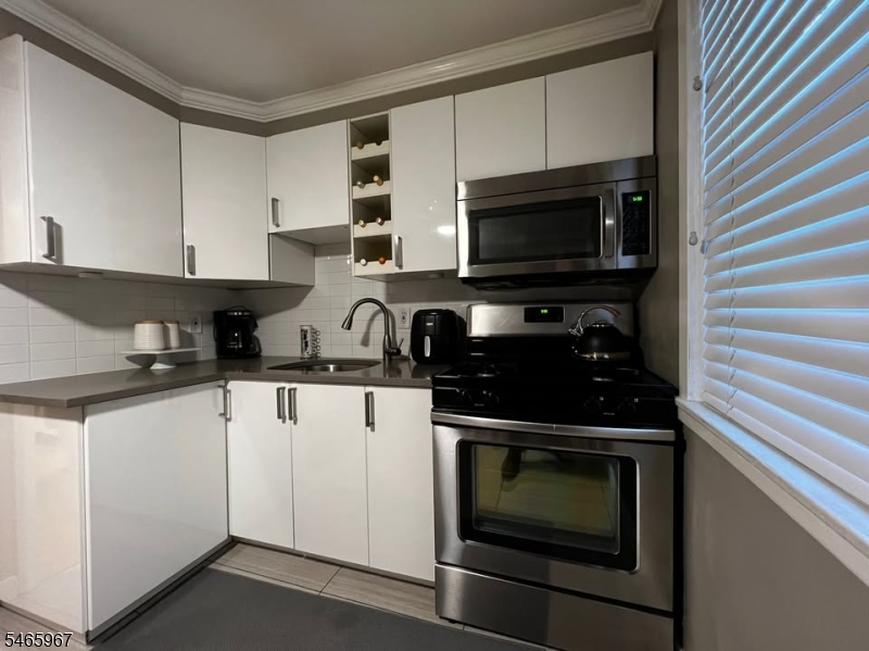 517 Brooklawn Avenue Roselle NJ 07203