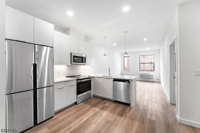 25 Freeway Drive East Orange NJ 07018