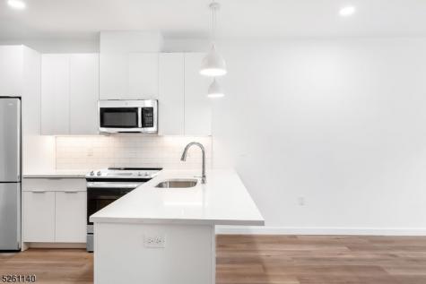 25 Freeway Drive East Orange NJ 07018