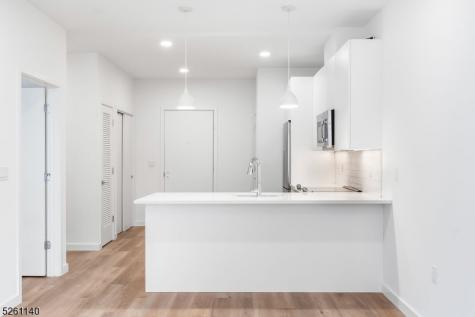 25 Freeway Drive East Orange NJ 07018