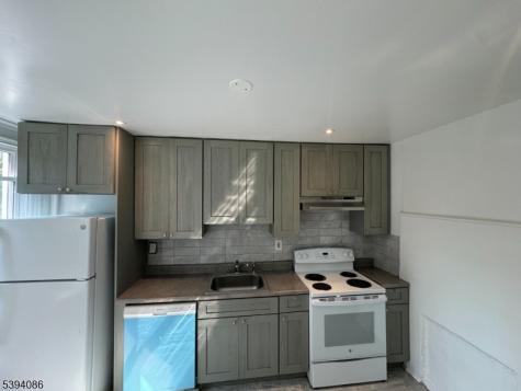 205 N Clinton Street East Orange NJ 07017