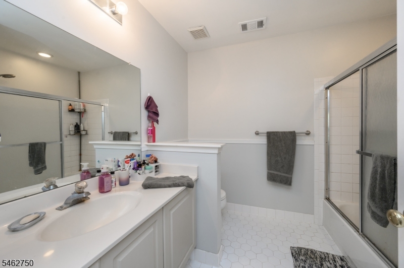 60 Waugh Court Bridgewater NJ 08807