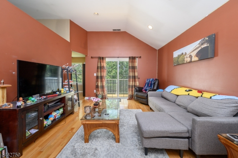 60 Waugh Court Bridgewater NJ 08807