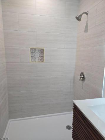 64 Llewellyn Avenue Bloomfield NJ 07003