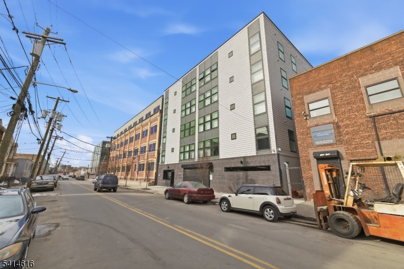 526 Mulberry Street Newark NJ 07114