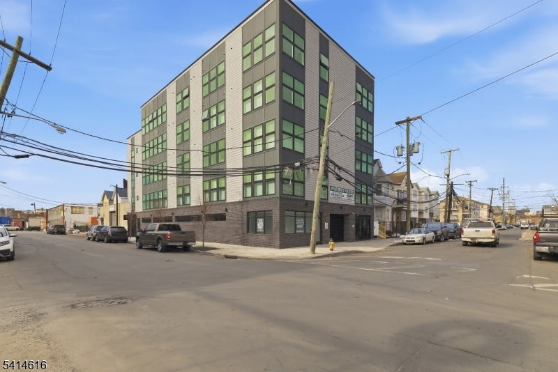 526 Mulberry Street Newark NJ 07114