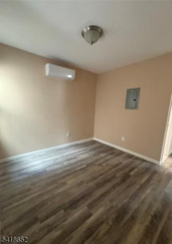 172 N Main St Cove Paterson NJ 07522