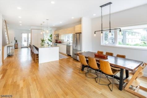 8 Willard Place Montclair NJ 07042