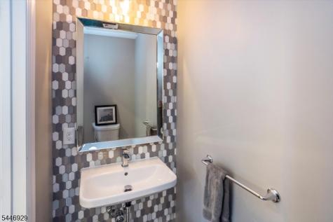8 Willard Place Montclair NJ 07042