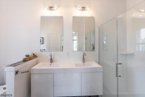 8 Willard Place Montclair NJ 07042