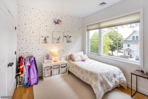 8 Willard Place Montclair NJ 07042