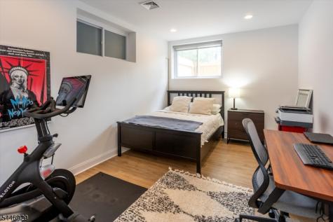 8 Willard Place Montclair NJ 07042