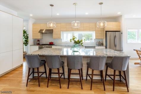 8 Willard Place Montclair NJ 07042
