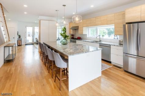 8 Willard Place Montclair NJ 07042