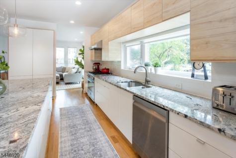 8 Willard Place Montclair NJ 07042