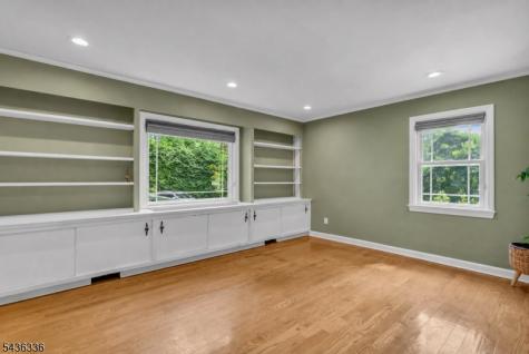 17 Hilltop Terrace Red Bank NJ 07701