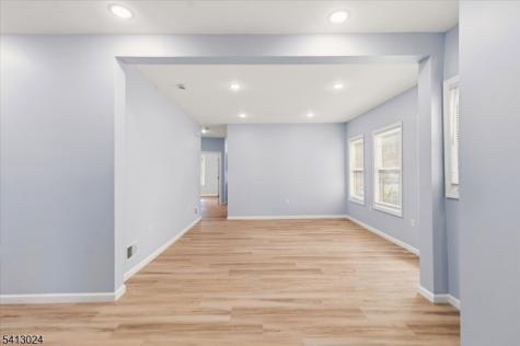 76 Grumman Avenue Newark NJ 07112