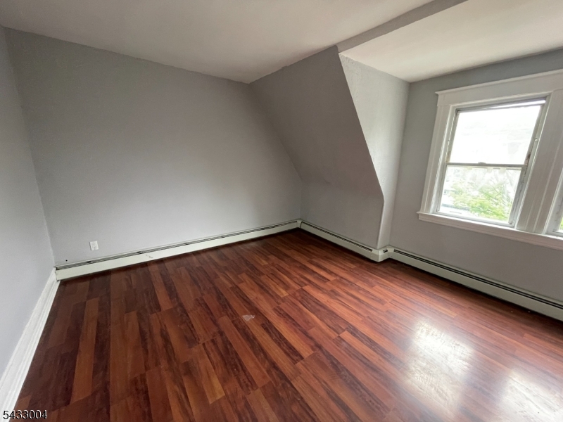 8 Treacy Avenue Newark NJ 07108