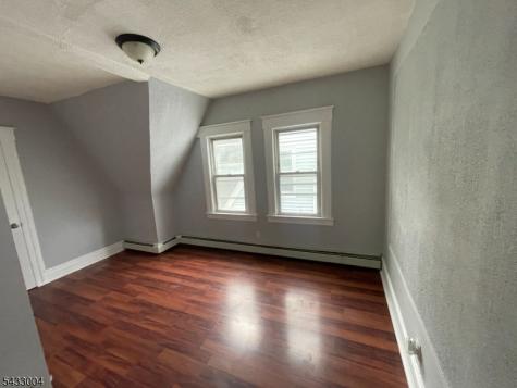 8 Treacy Avenue Newark NJ 07108