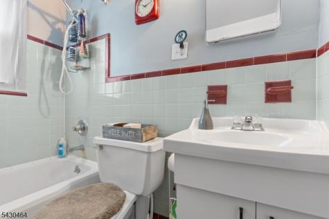 824 Pompton Avenue Cedar Grove NJ 07009
