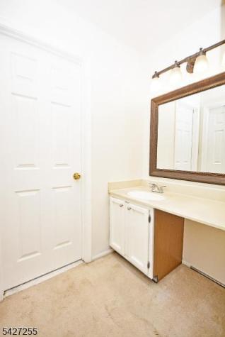 80 Oswestry Way Franklin NJ 08873