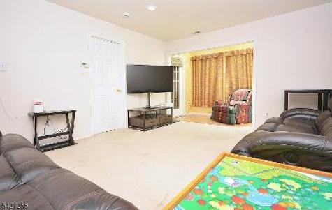 80 Oswestry Way Franklin NJ 08873