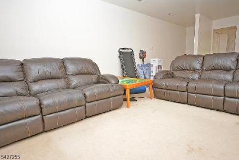 80 Oswestry Way Franklin NJ 08873