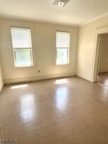 16 Stuyvesant Avenue Newark NJ 07106
