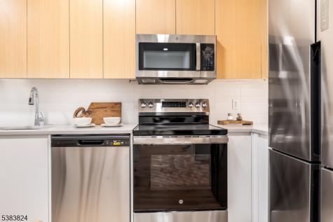 431 Drive Mlk Jr Boulevard East Orange NJ 07018