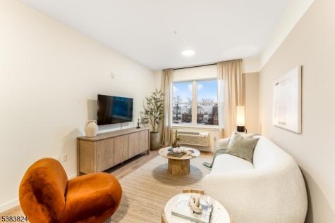 431 Drive Mlk Jr Boulevard East Orange NJ 07018