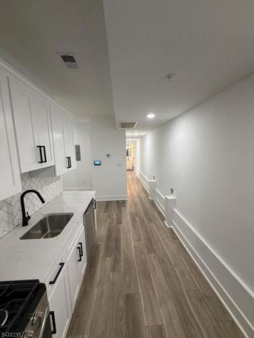 380 S 10th Street Newark NJ 07103