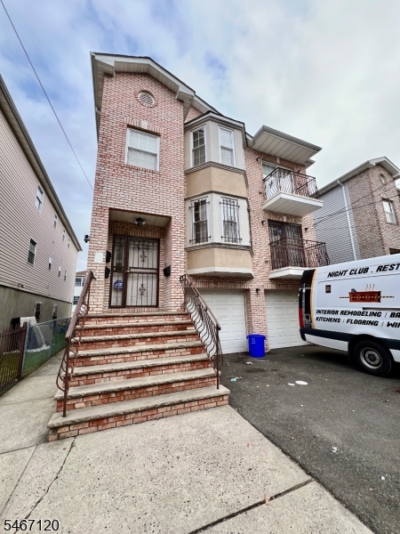 726 S 13st Newark NJ 07103