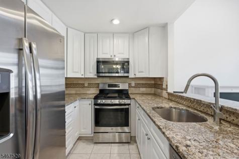 261 Riverwalk Way Clifton NJ 07014
