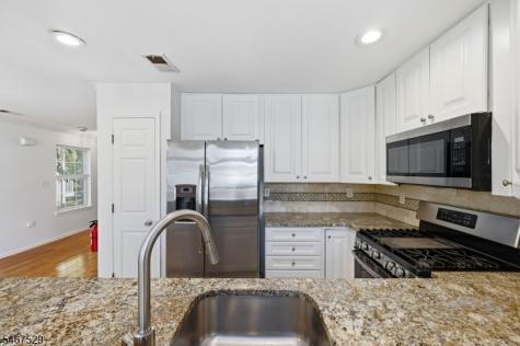 261 Riverwalk Way Clifton NJ 07014