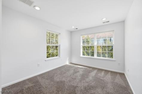 261 Riverwalk Way Clifton NJ 07014