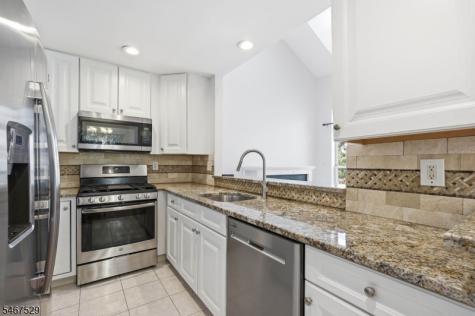 261 Riverwalk Way Clifton NJ 07014