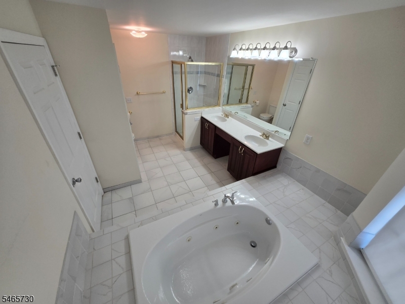 3 Reins Court Franklin NJ 08873