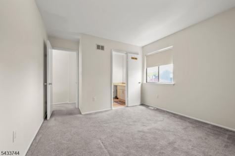 30 Chestnut Ct Ondo Bernards NJ 07920