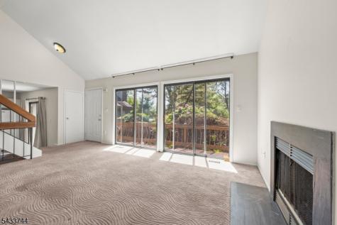 30 Chestnut Ct Ondo Bernards NJ 07920