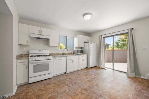 30 Chestnut Ct Ondo Bernards NJ 07920