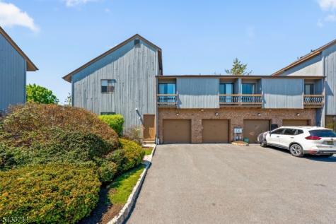 30 Chestnut Ct Ondo Bernards NJ 07920