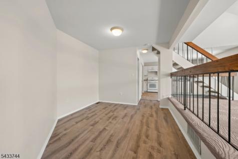 30 Chestnut Ct Ondo Bernards NJ 07920